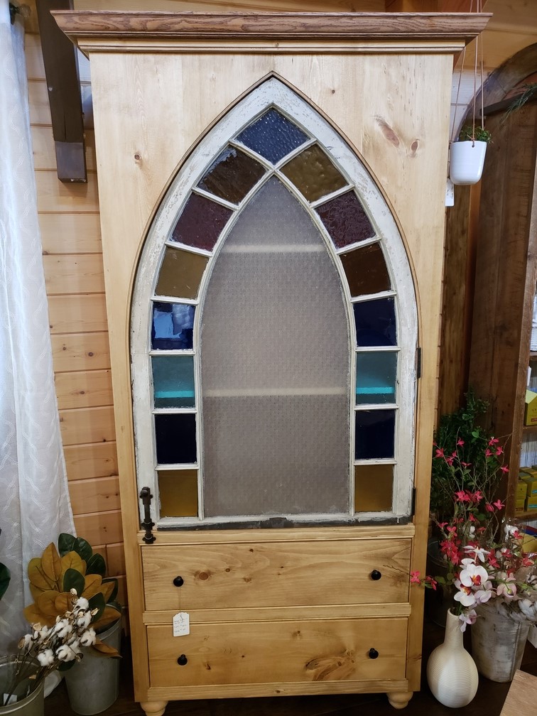Stained Glass Hutch